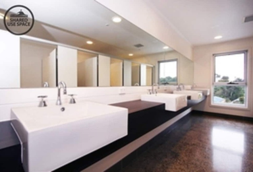 家庭间, The Island Accommodation