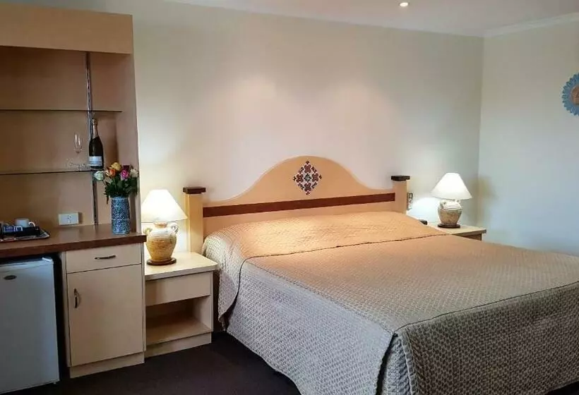 اتاق اجرایی با تخت بزرگ, Villa Mirasol Motor Inn