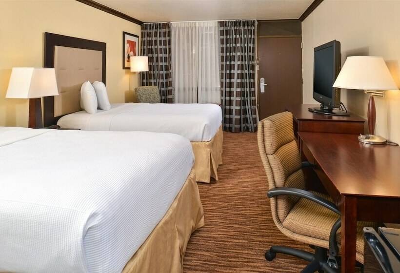 غرفه قياسيه سريرين مزدوجين, Rodeway Inn