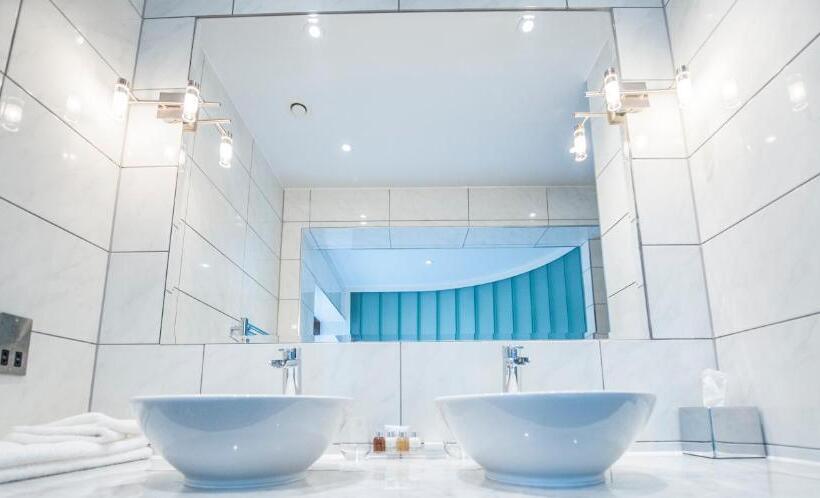 סוויטה, Parklands Hotel & Country Club