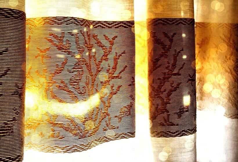 חדר משפחתי, Morpheo Rooms