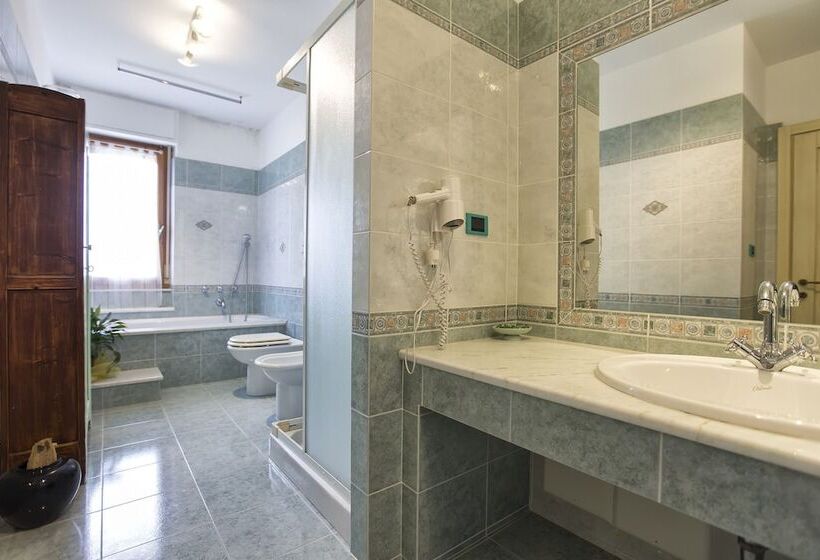 חדר משפחתי, Morpheo Rooms