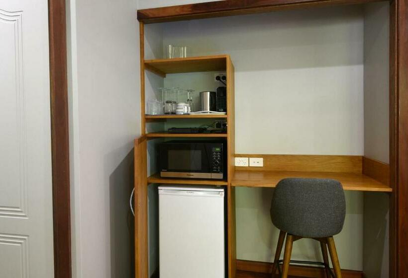 带大床的标准间, Sealords