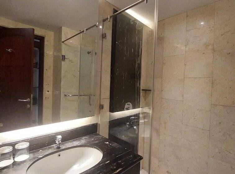 이그제큐티브 룸 킹사이즈 침대, Grand Qin Hotel Banjarbaru Syariah