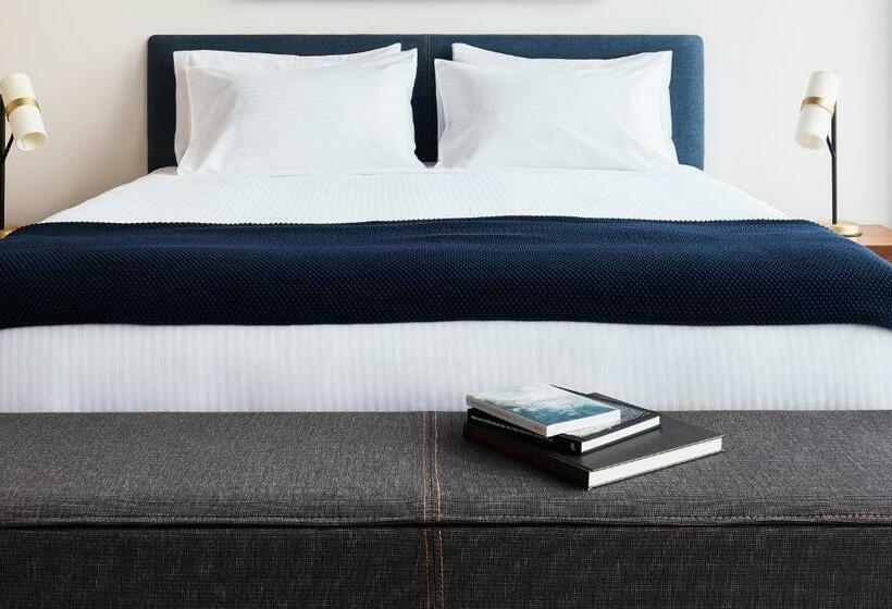 استودیوی استاندارد, The Johnson Brisbane   Art Series