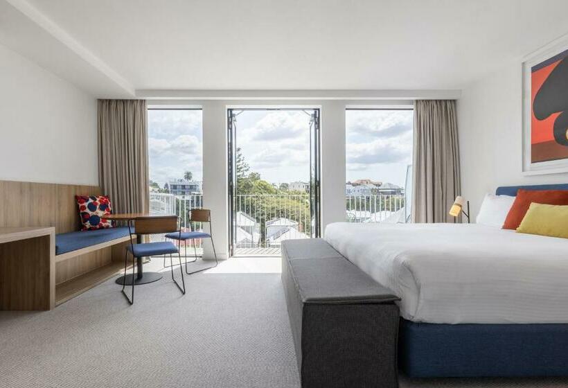 استودیوی لوکس, The Johnson Brisbane   Art Series