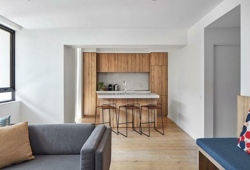 سوئیت 2 خوابه, The Johnson Brisbane   Art Series