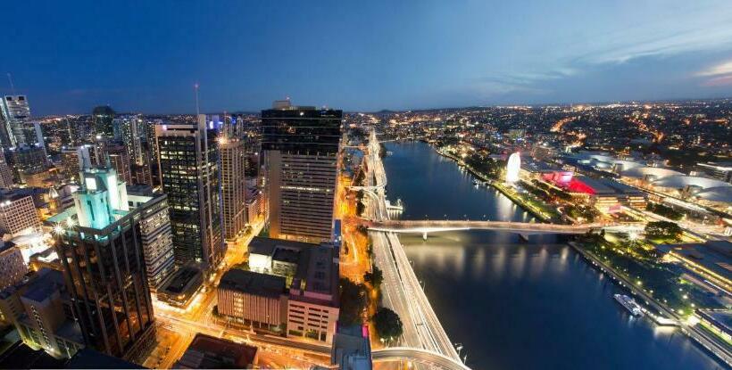 سوئیت 2 خوابه, The Johnson Brisbane   Art Series