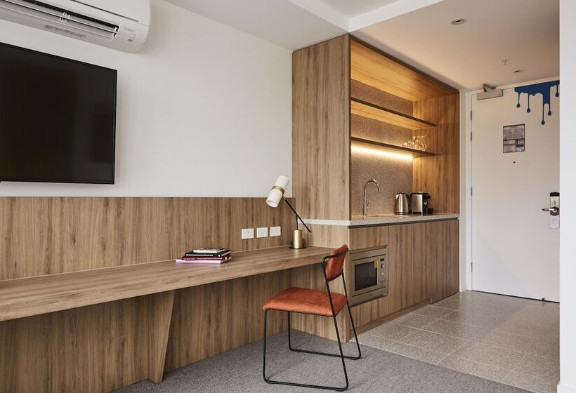 استودیوی استاندارد, The Johnson Brisbane   Art Series