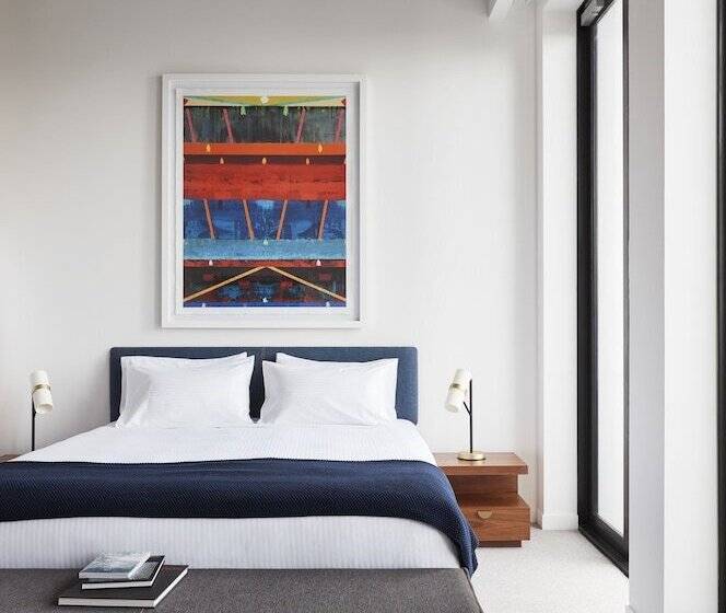 Студия Deluxe, The Johnson Brisbane   Art Series