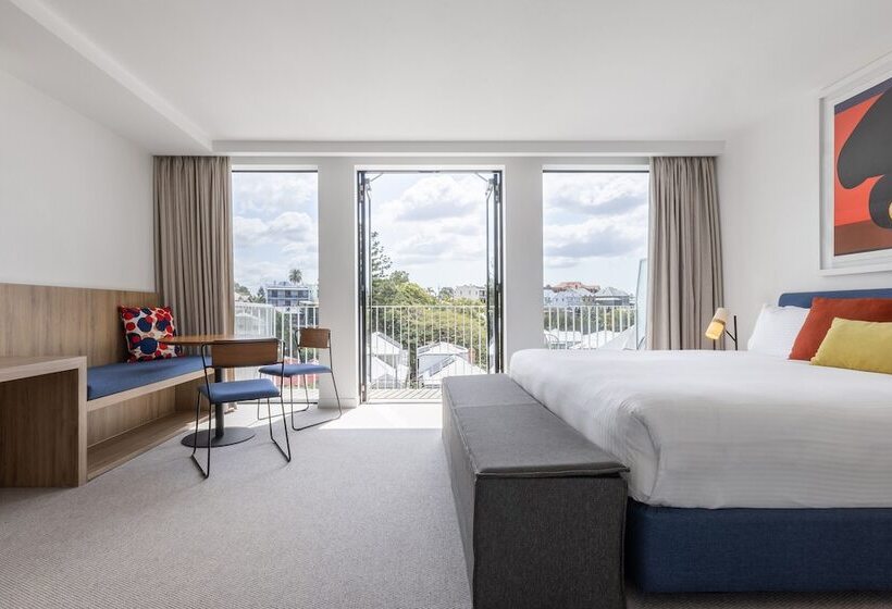 استودیوی لوکس, The Johnson Brisbane   Art Series