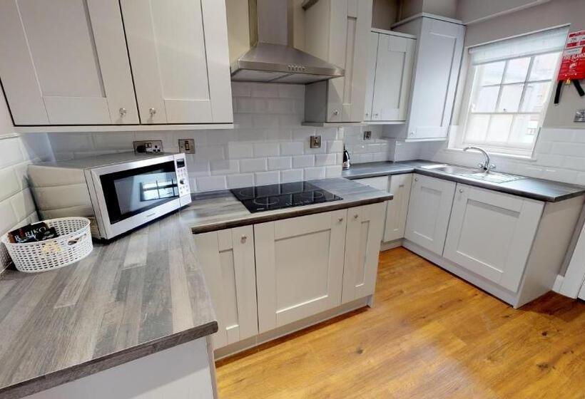 Апартаменты 2 Спальни, Bishop S Gate