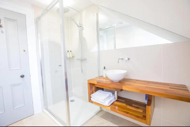 Апартаменты 1 Спальня, Bishop S Gate