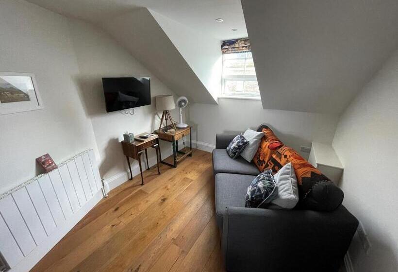 Апартаменты 1 Спальня, Bishop S Gate