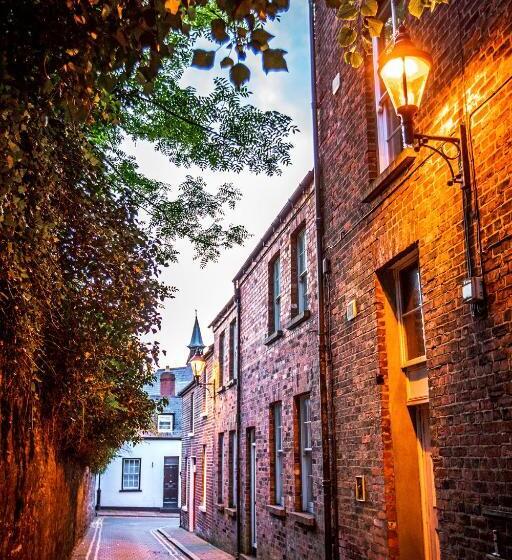 Апартаменты Deluxe 2 Спальни, Bishop S Gate