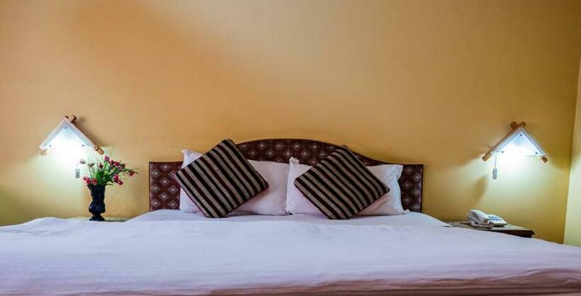 اتاق لوکس یک تخته, Kathmandu Prince