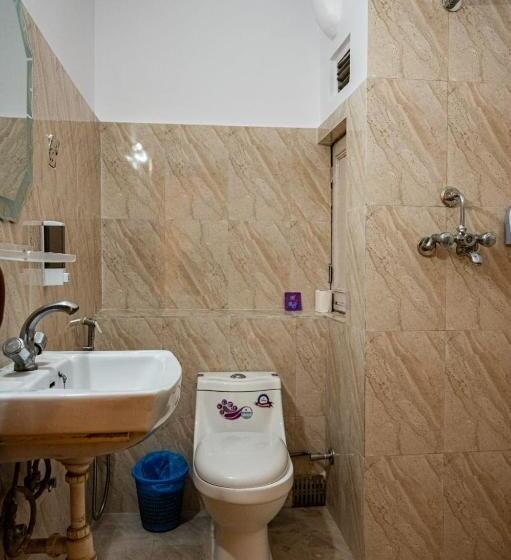 اتاق لوکس سه تخته, Kathmandu Prince