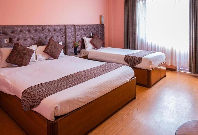 اتاق لوکس سه تخته, Kathmandu Prince