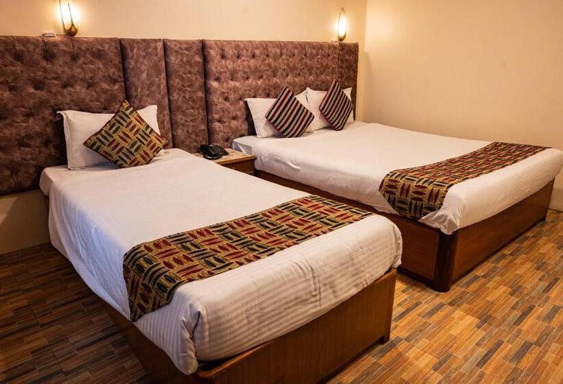 اتاق لوکس سه تخته, Kathmandu Prince