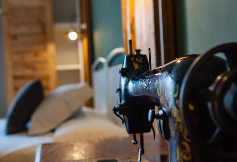 חדר סופריור יחיד, Maximilian