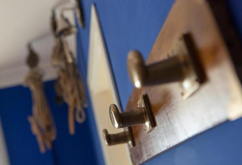 חדר סופריור יחיד, Maximilian