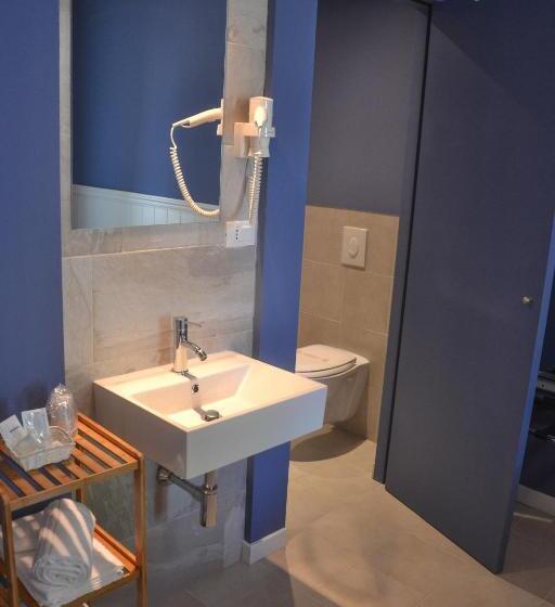 חדר סטנדרט יחיד, Maximilian