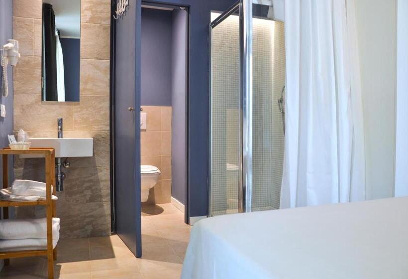 חדר סטנדרט יחיד, Maximilian