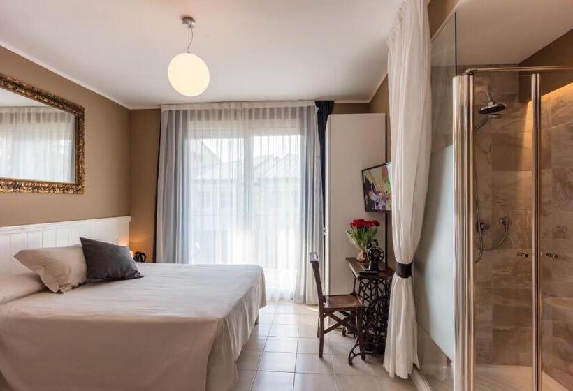 Superior room with lake view, Maximilian