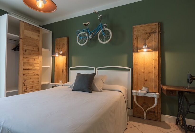 חדר סופריור, Maximilian