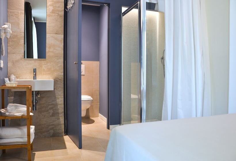 חדר סטנדרט יחיד, Maximilian