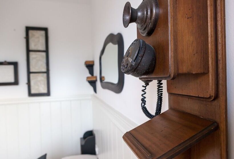 חדר סטנדרט יחיד, Maximilian