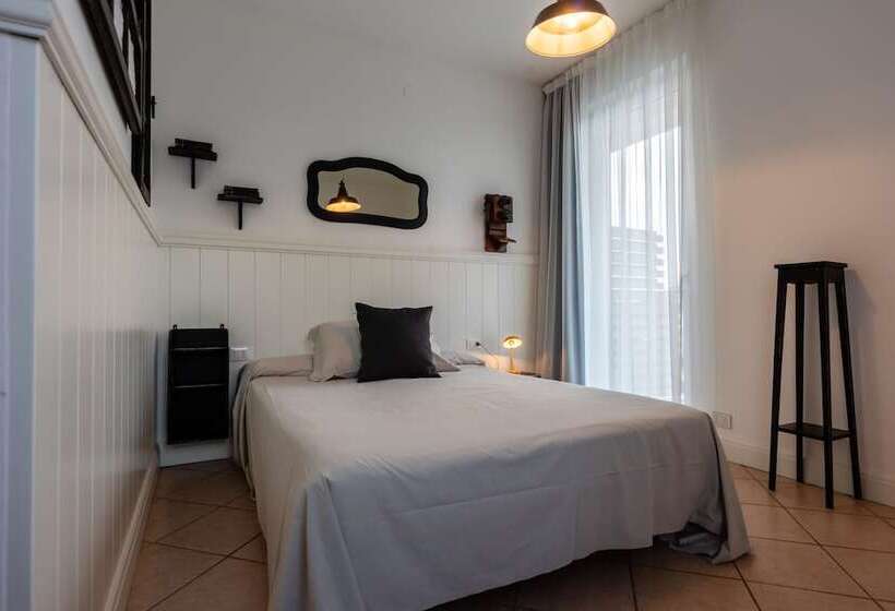 חדר סופריור יחיד, Maximilian