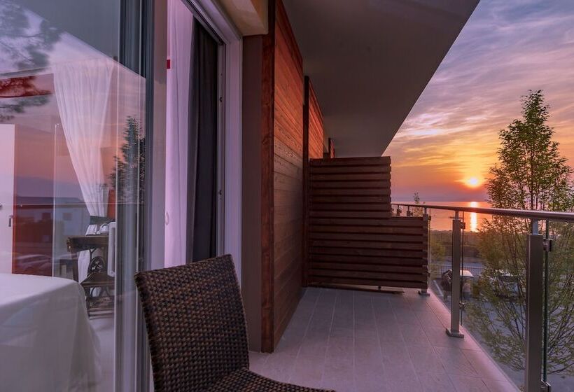 Superior room with lake view, Maximilian