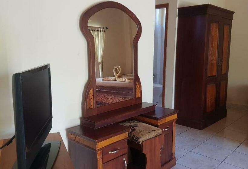 디럭스 룸, Mylovina