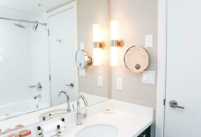 جناح إدارى, Sandman Hotel Abbotsford Airport