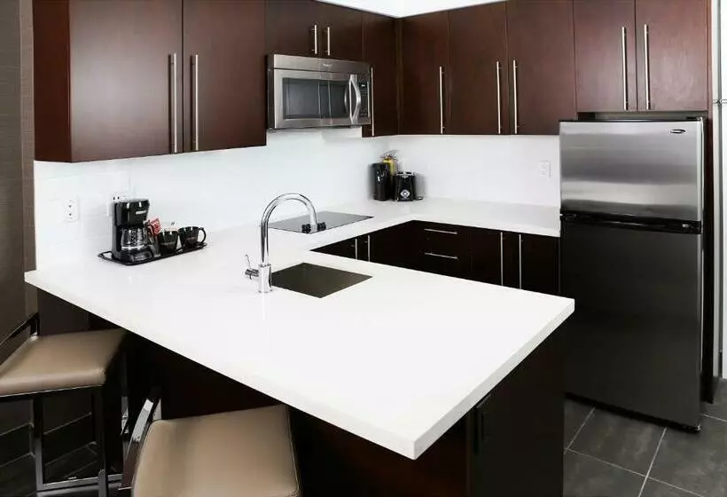 エクゼクティブスイート, Sandman Hotel Abbotsford Airport
