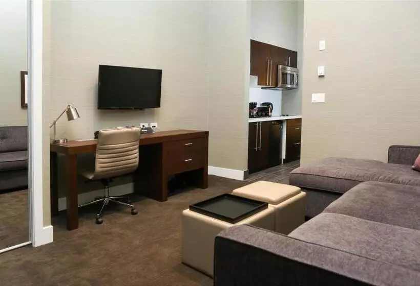 キングサイズベッドのスイートルーム, Sandman Hotel Abbotsford Airport