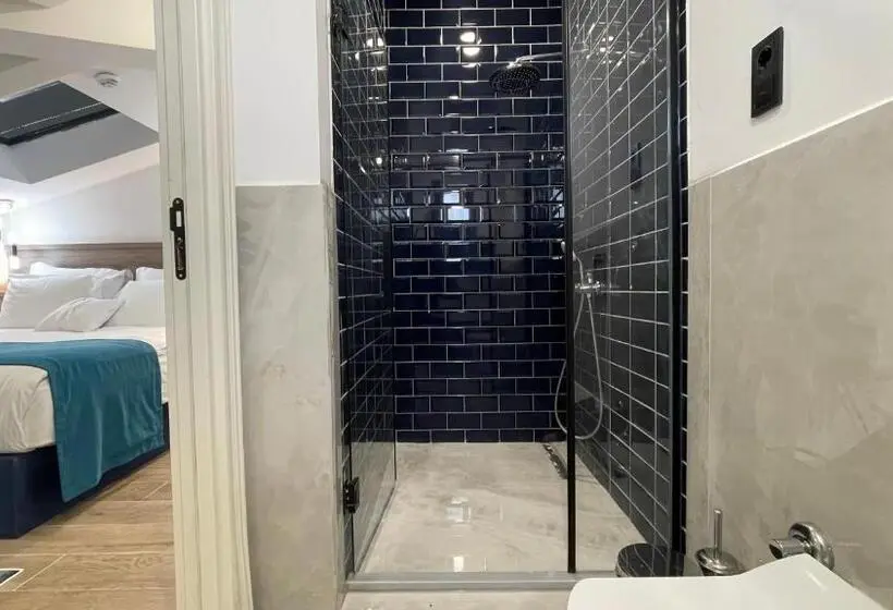 Huoneisto 1 Makuuhuone Merinäkymä, Mona Bosphorus