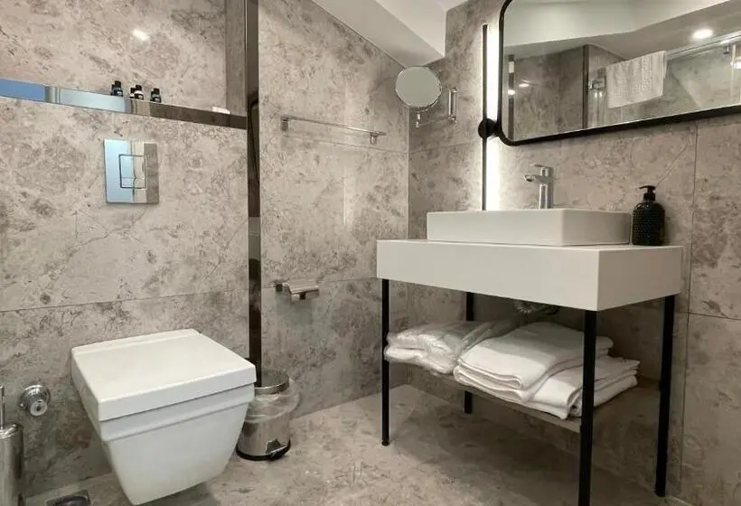 1 Bedroom Penthouse Apartment, Mona Bosphorus