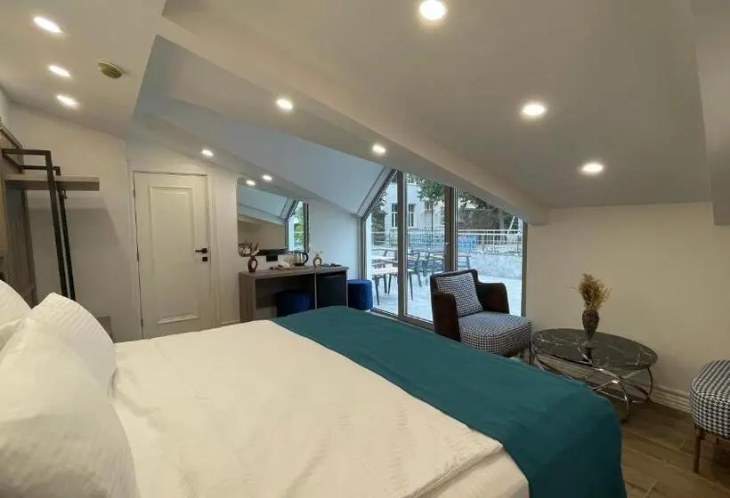 1 Bedroom Penthouse Apartment, Mona Bosphorus