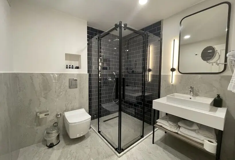 Standard-huone, Mona Bosphorus