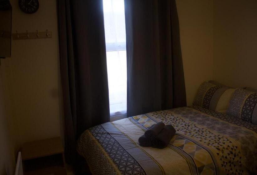 Номер Стандарт, Elm Tree Guest House