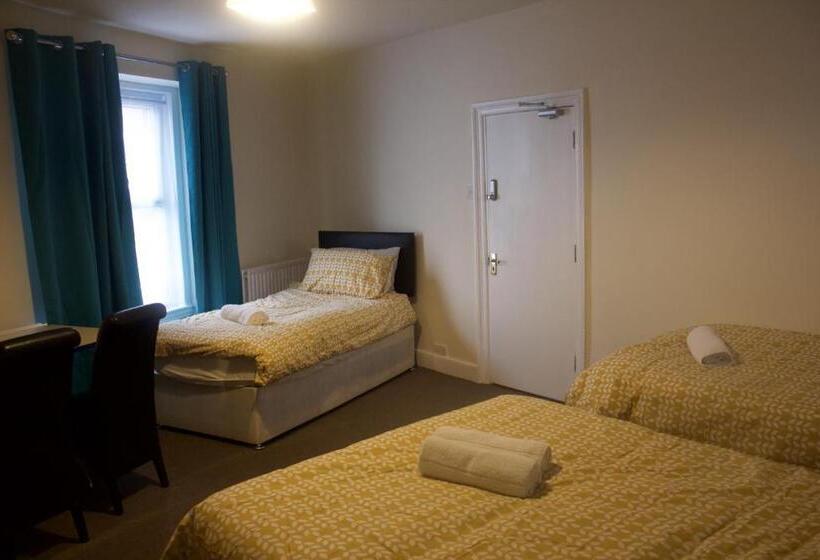 חדר משפחתי דלוקס, Elm Tree Guest House