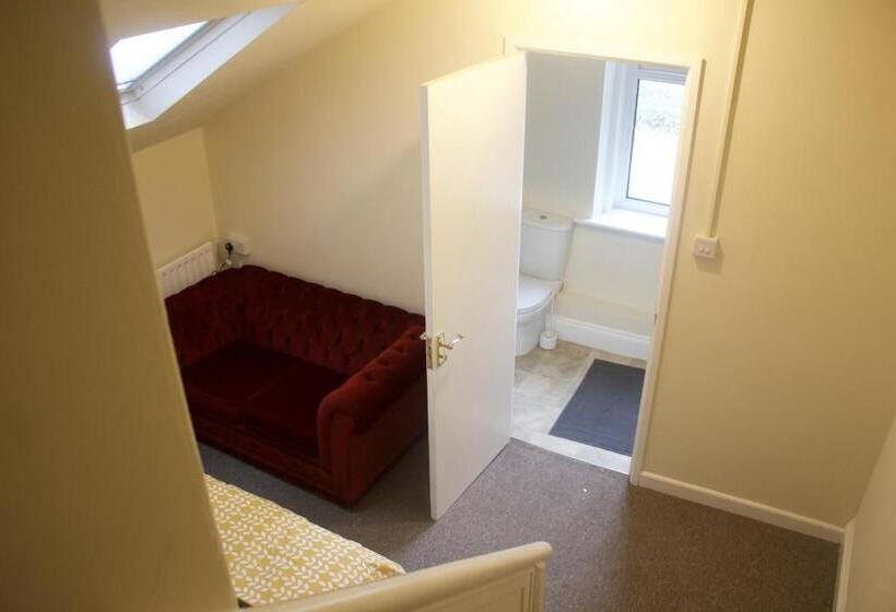 חדר משפחתי דלוקס, Elm Tree Guest House