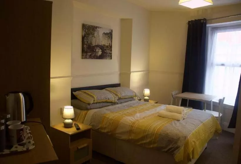 スーペリアールーム, Elm Tree Guest House