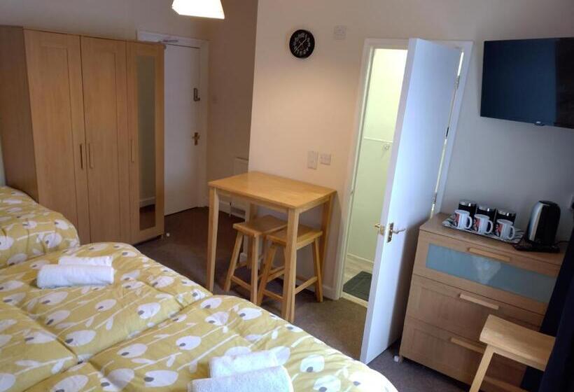 Трехместный Номер Комфорт, Elm Tree Guest House