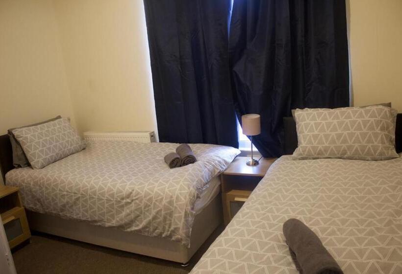 חדר אקונומי, Elm Tree Guest House