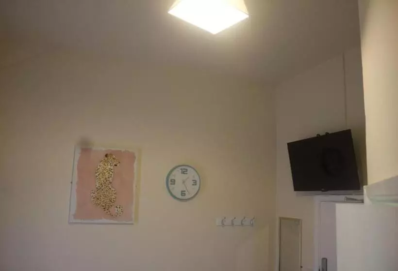 エコノミールーム, Elm Tree Guest House