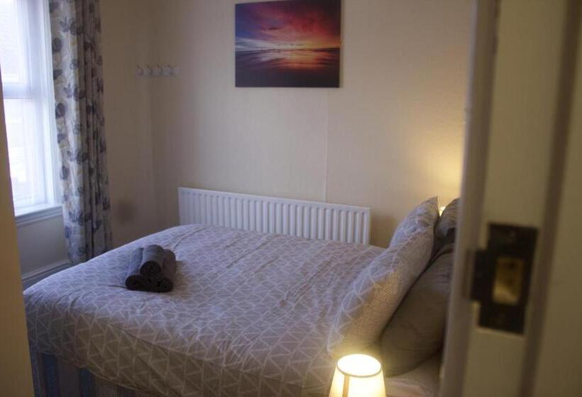 חדר בסיסי, Elm Tree Guest House