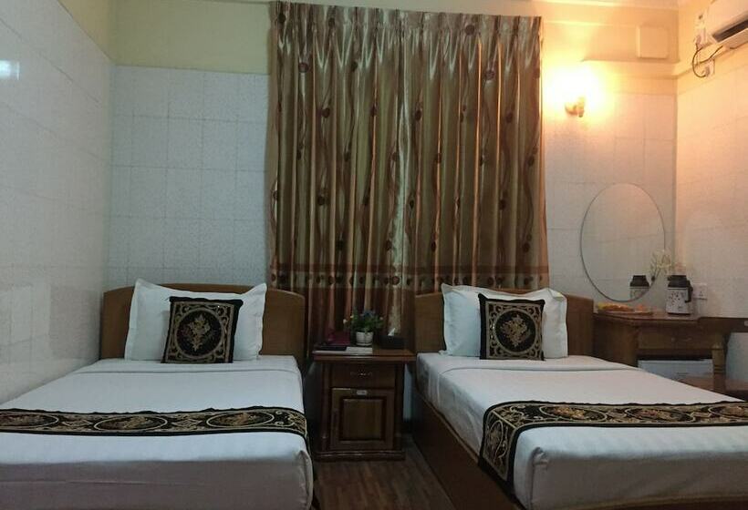 اتاق استاندارد, Aung Su Pyae